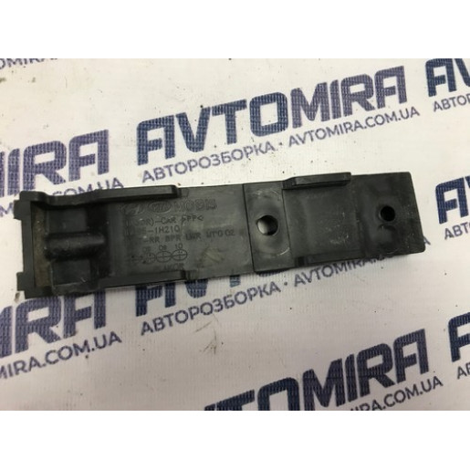Кронштейн заднього бампера Kia Ceed Pro 2006-2012 866851H210
